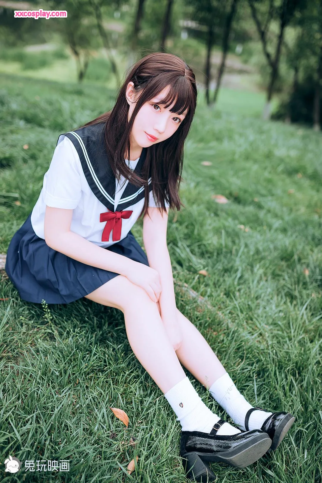 兔玩映画 - 绿意葱茏校服少女